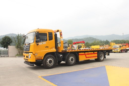 HBCT5250TQZP6A  Three-axle heavy-duty flatbed Wrecker truck-Dongfeng for sale